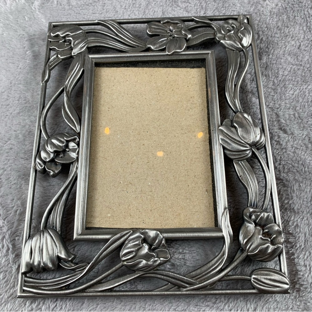 Hanging Pewter Cast Metal Art Deco Style Frame Tulips Flowers ~3.5 X 5” Opening